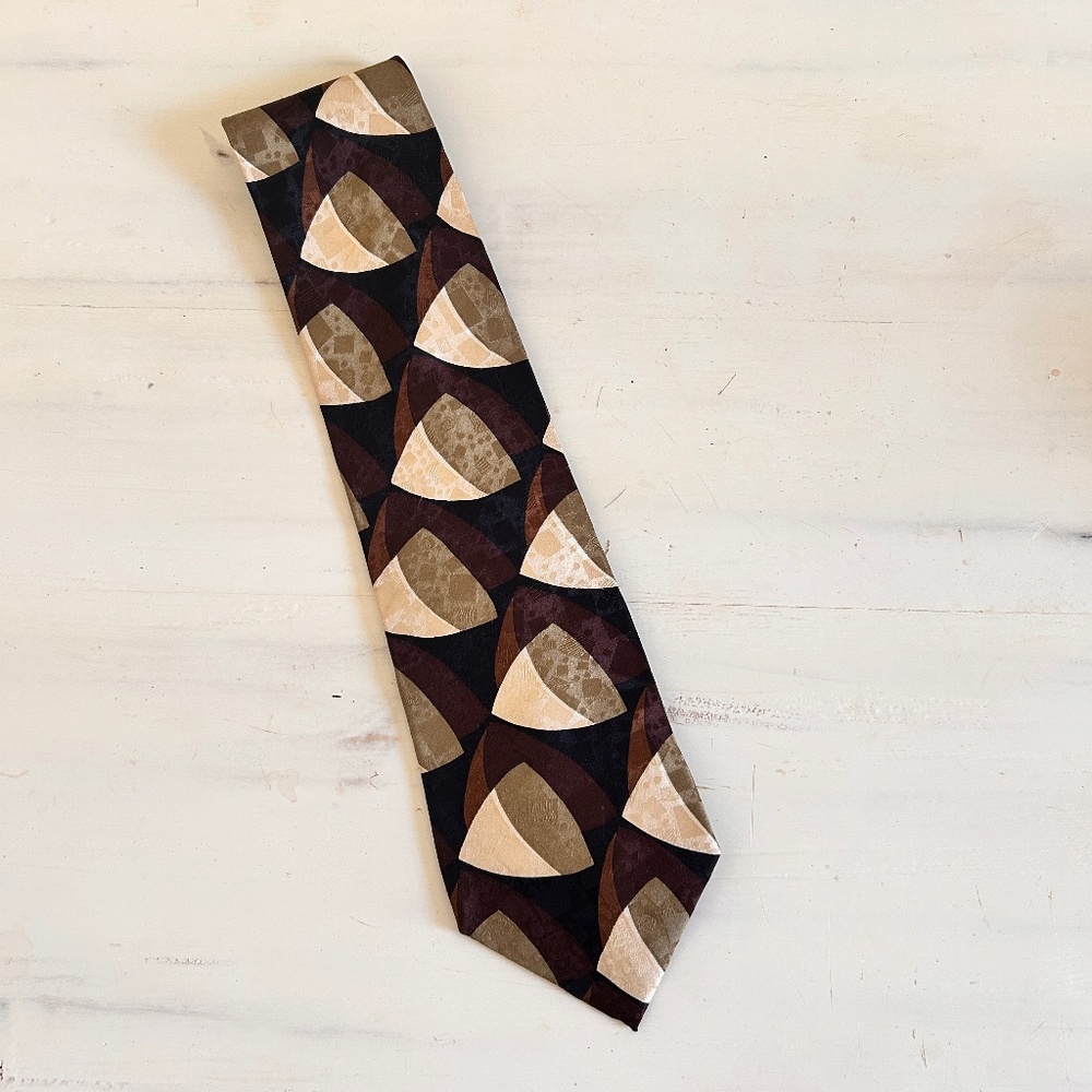 Ziggurat Men's Silk Necktie multi-color geometic Imported silk 58"X 3.5"